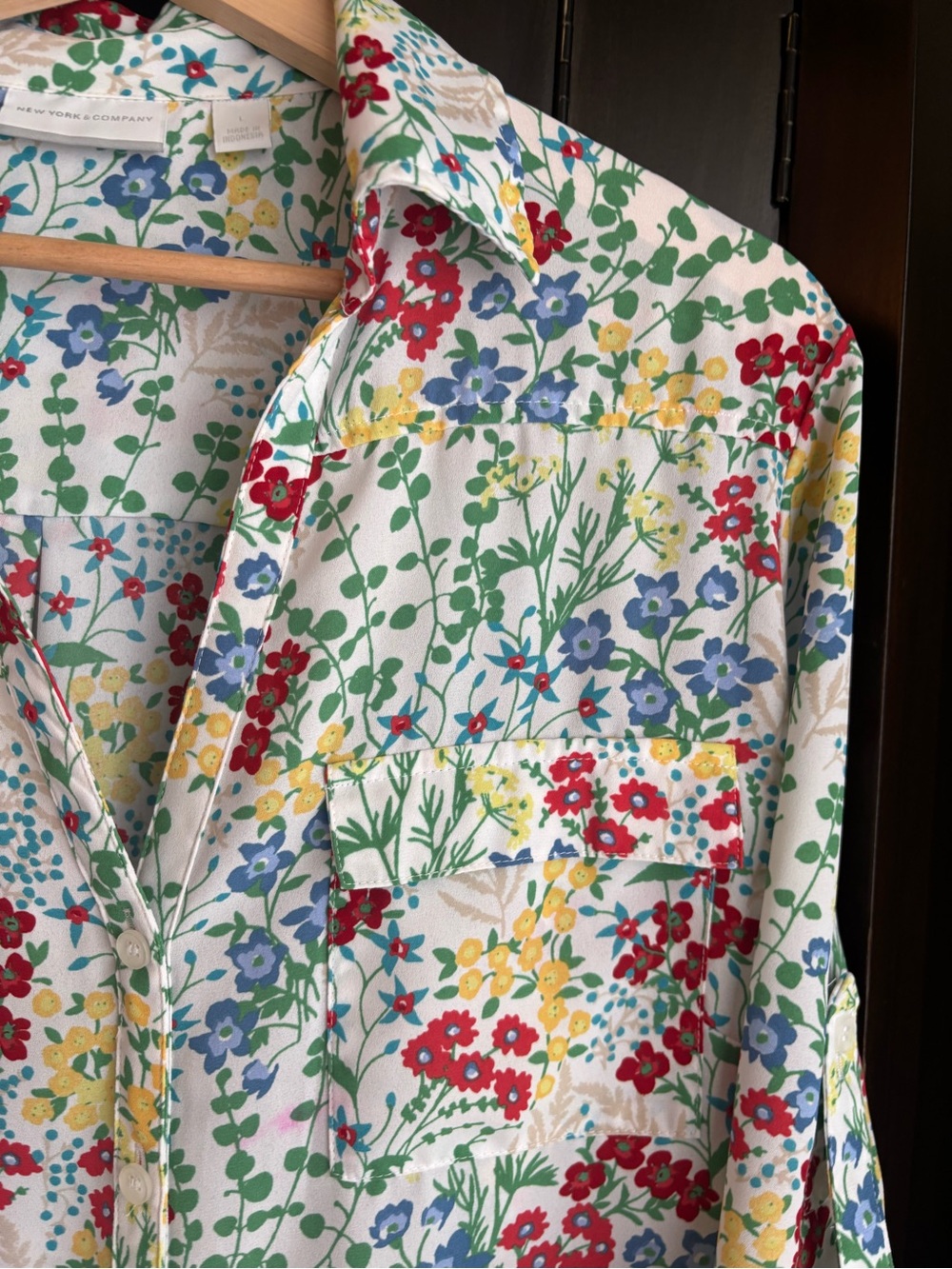 New York & Company White Floral Button-Down Shirt with Red, Blue & Yellow Print